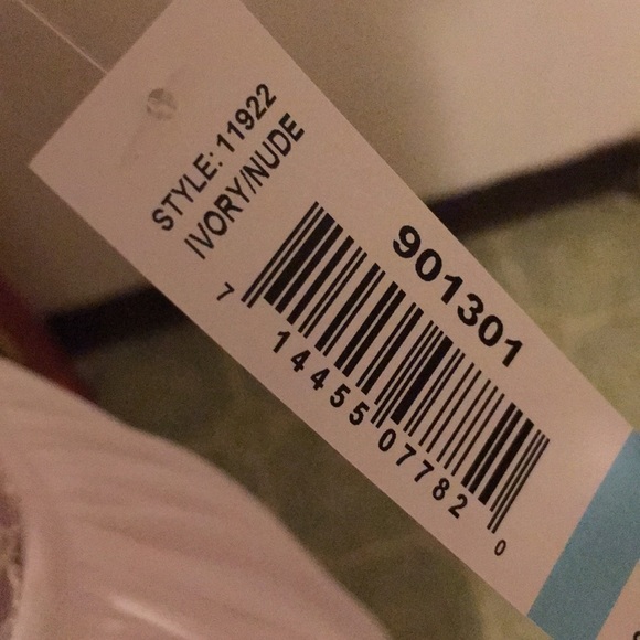 Morgan $ Co off white mini with sheer Gown - Picture 5 of 6